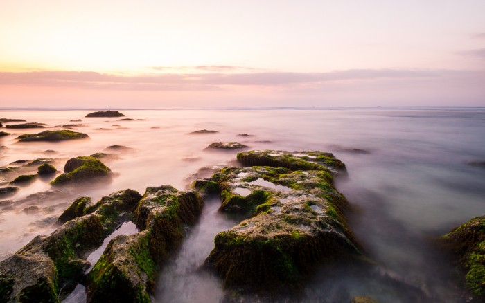 Amazing balinese sunset at Tanah Lot.